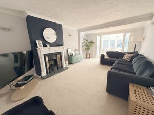 LOUNGE- click for photo gallery